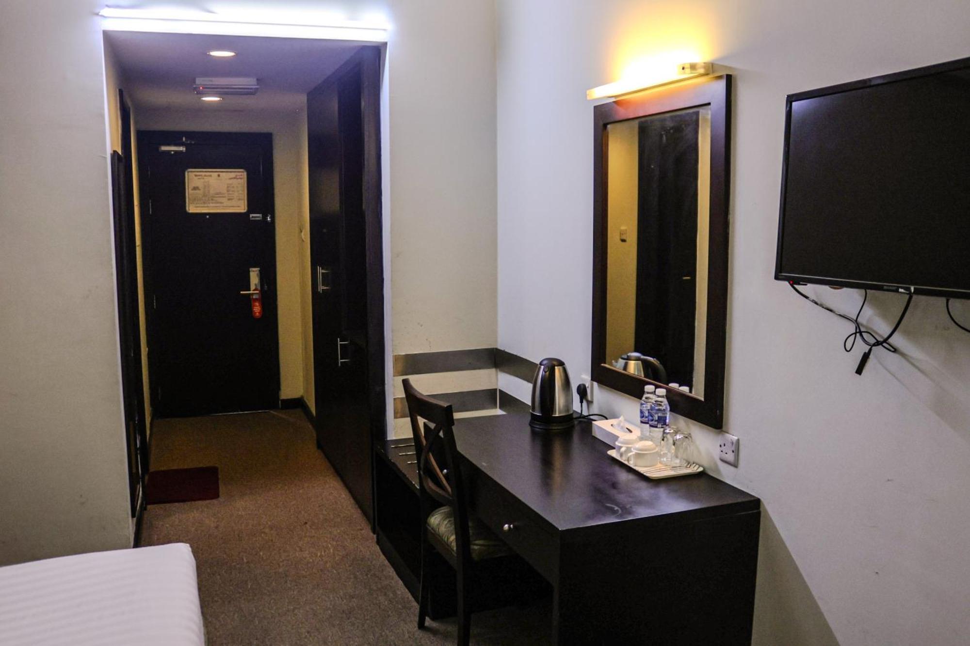 Boonmax Hotel Dubai Exterior foto