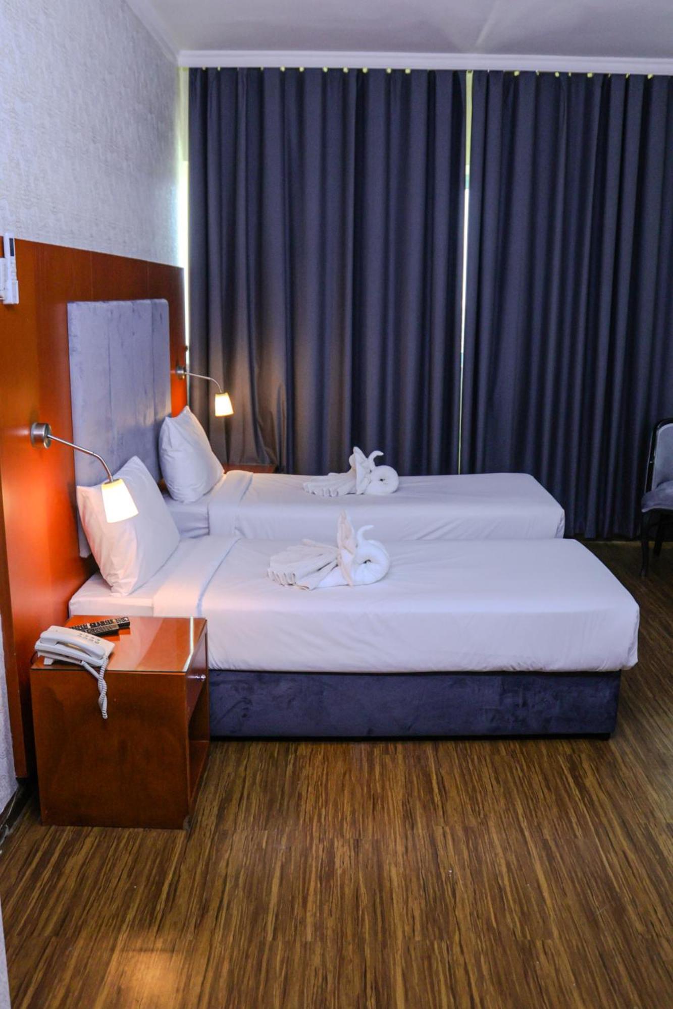 Boonmax Hotel Dubai Exterior foto